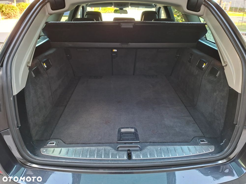 BMW Seria 5 528i Sport-Aut - 13