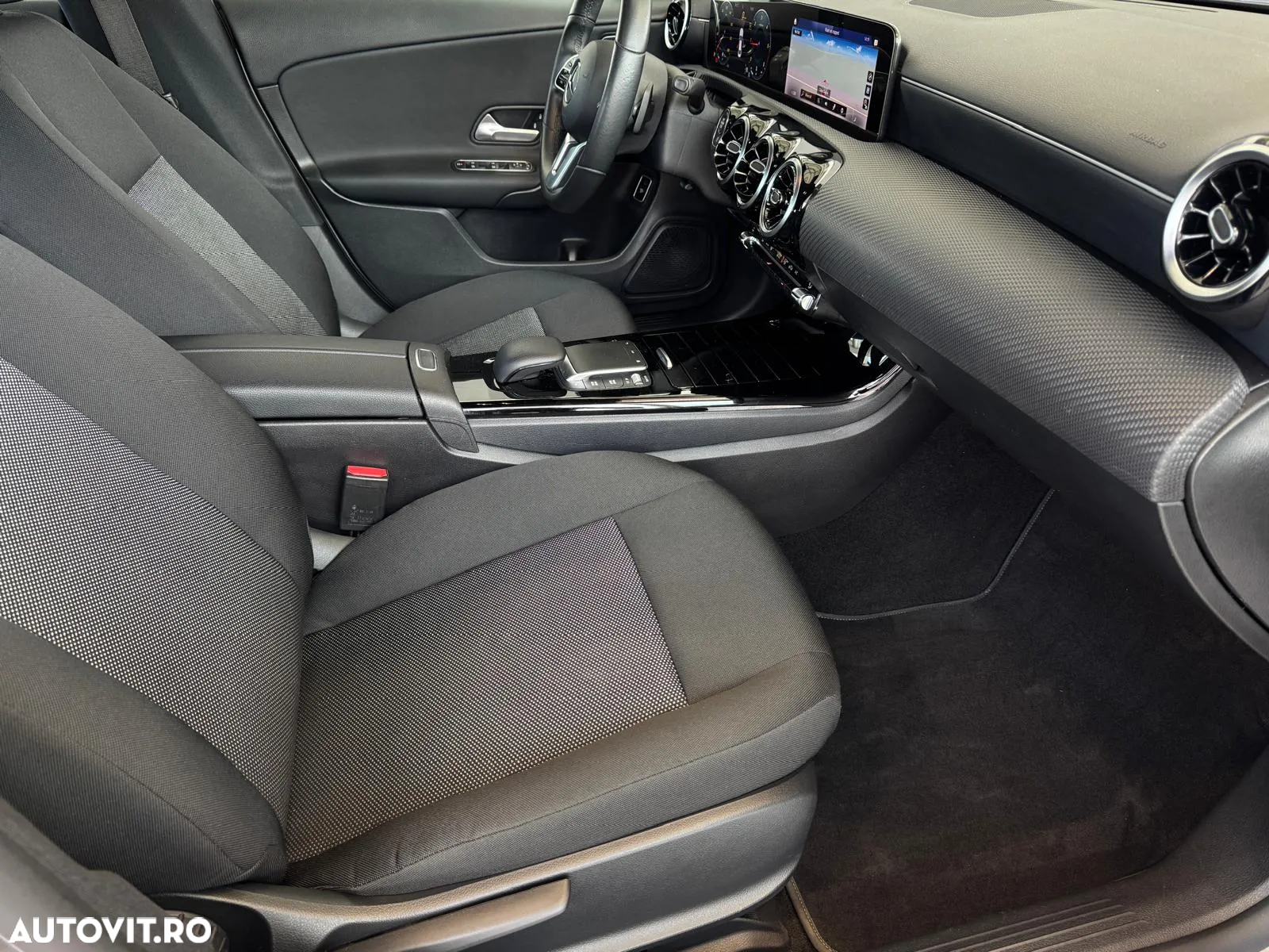Mercedes-Benz CLA 180 d 7G-DCT - 11