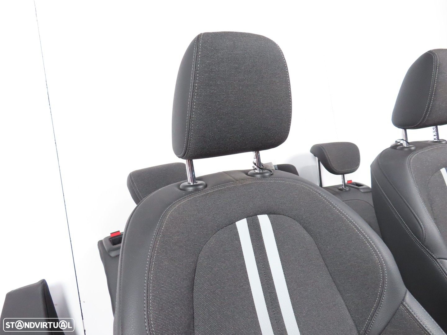 Interior desportivo M Usado / Original BMW 1 (F40) - 2
