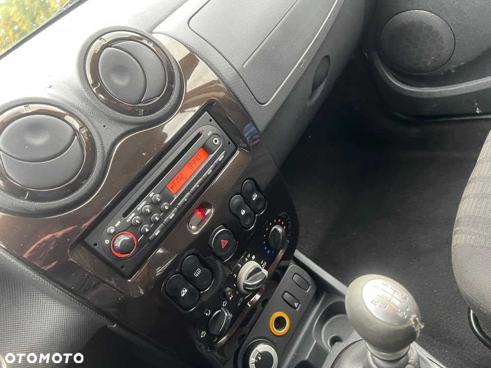 Dacia Duster 1.5 dCi Laureate 4x4 - 17