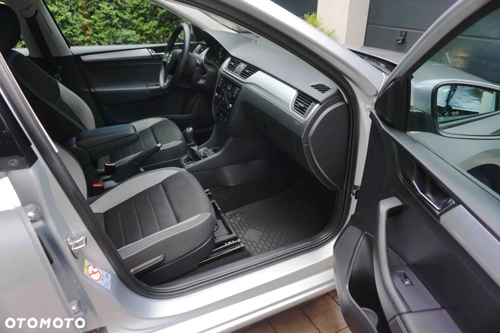 Skoda RAPID 1.0 TSI Ambition - 19