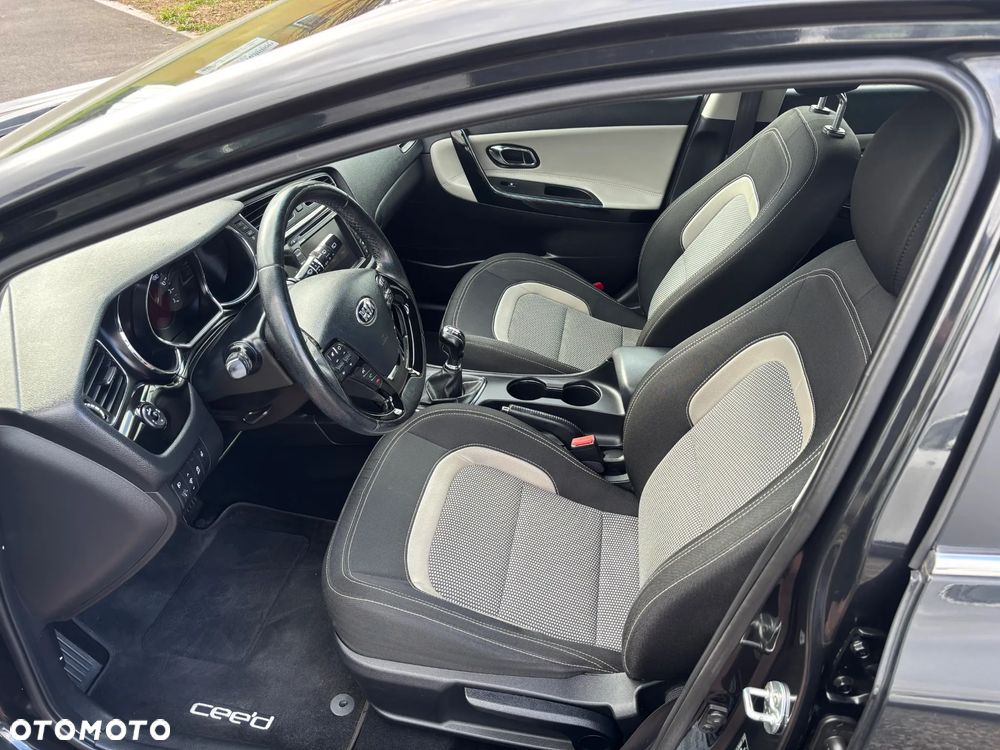 Kia Ceed 1.6 GDI Spirit - 11