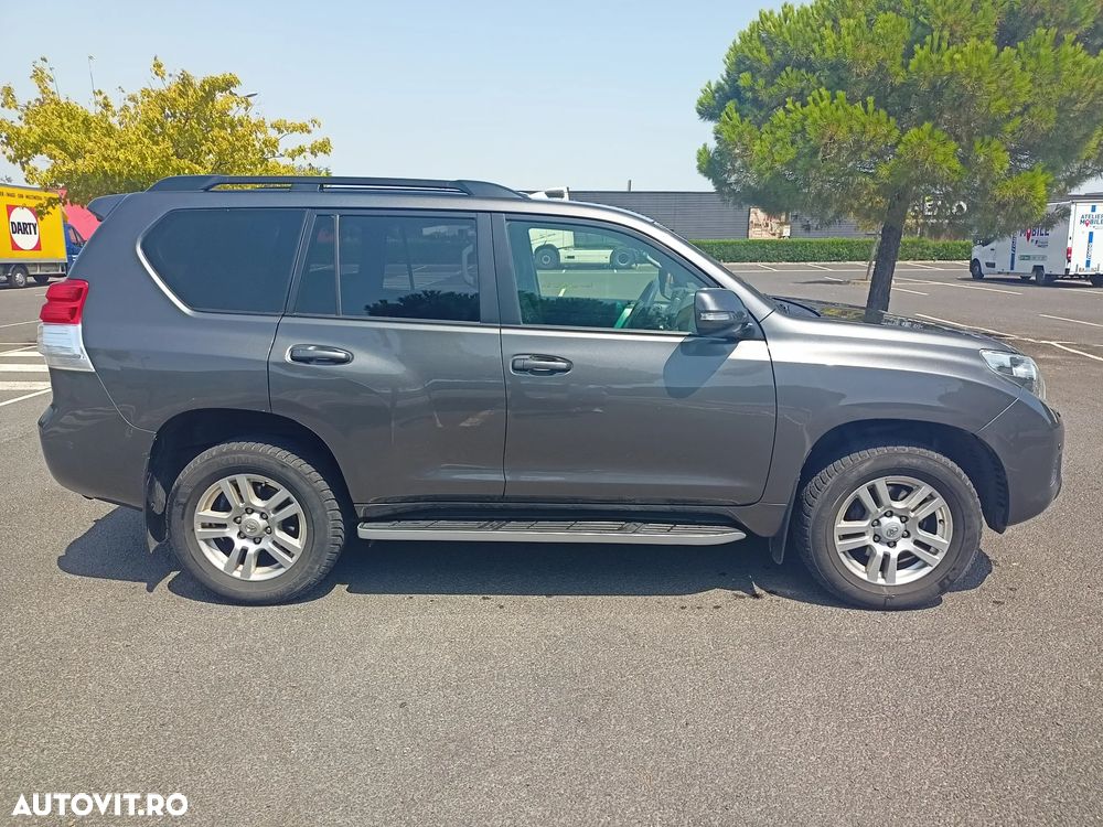 Toyota Land Cruiser 3.0l Turbo D-4D Aut. AVS 7 Locuri Luxury - 2