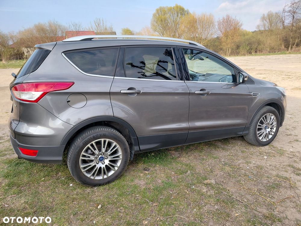 Ford Kuga 1.6 EcoBoost 2x4 Titanium - 6