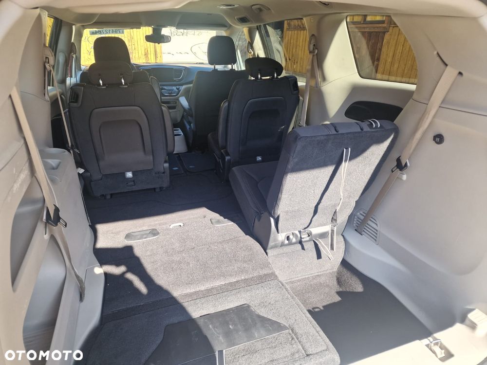 Chrysler Pacifica - 10