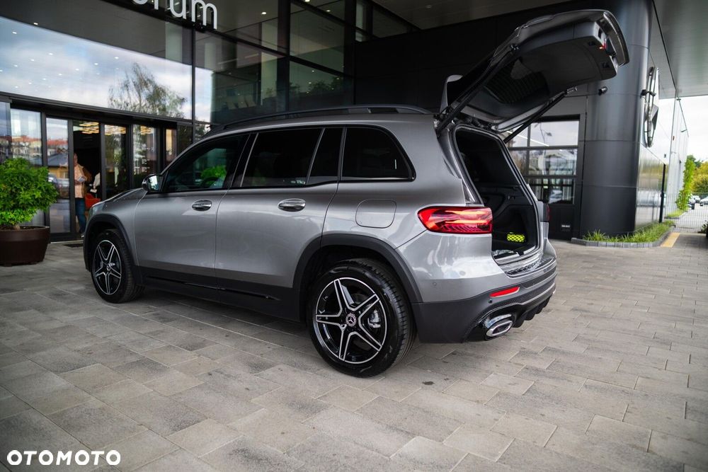 Mercedes-Benz GLB - 8