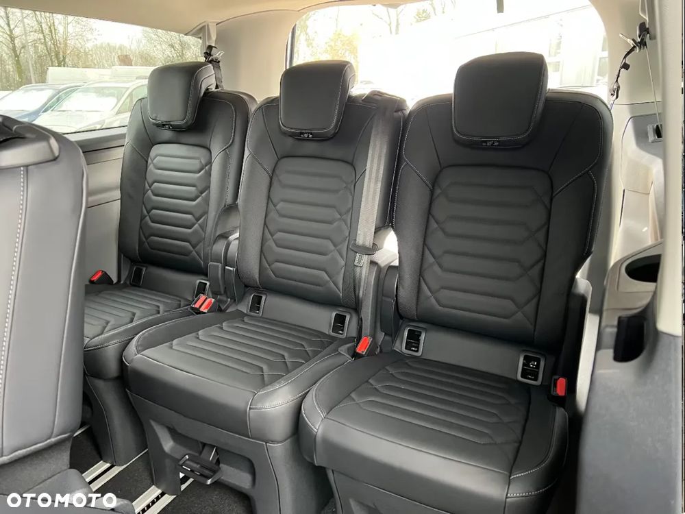 Ford Tourneo Custom - 11