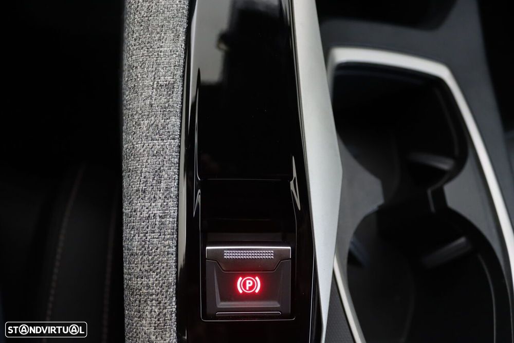 Peugeot 5008 Hybrid 145 e-DSC6 Allure - 17