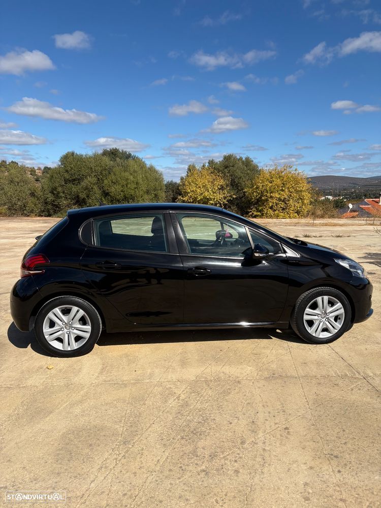 Peugeot 208 1.2 PureTech Signature - 8