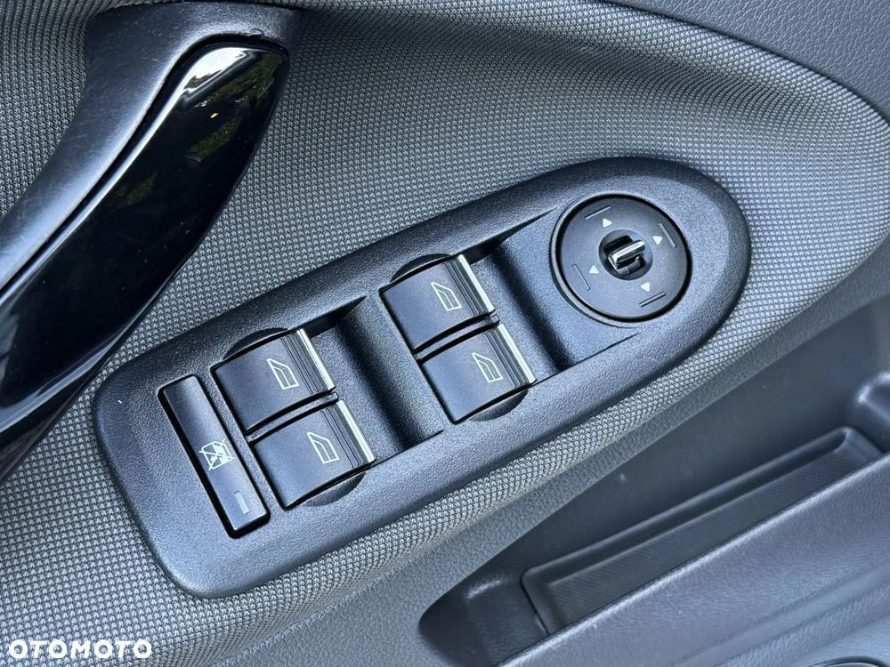 Ford Kuga - 32