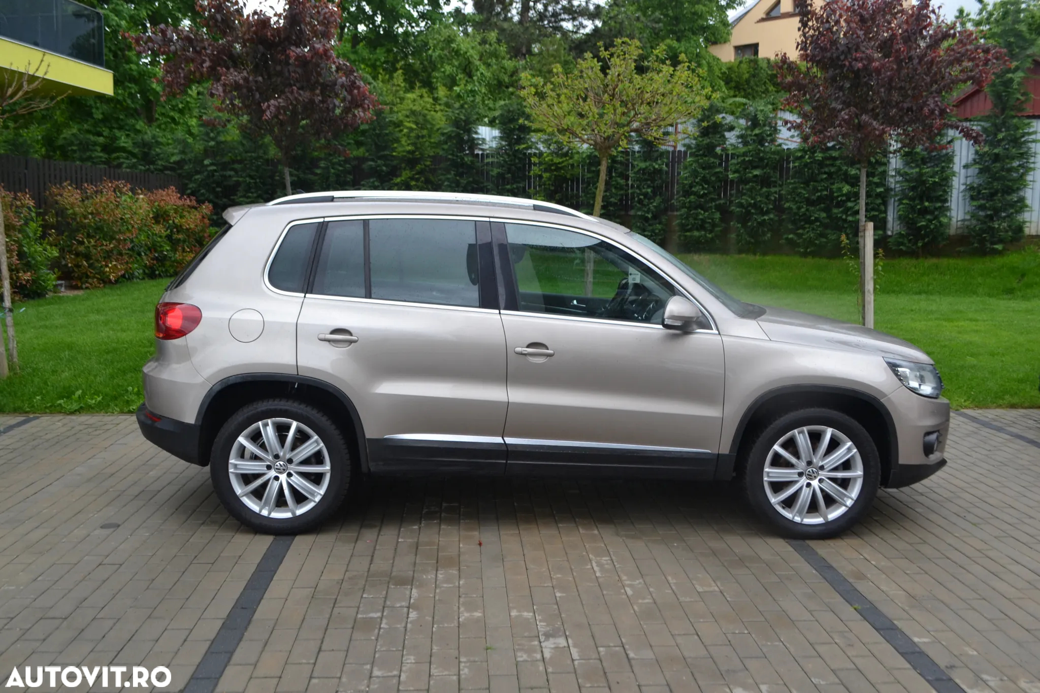 Volkswagen Tiguan - 4