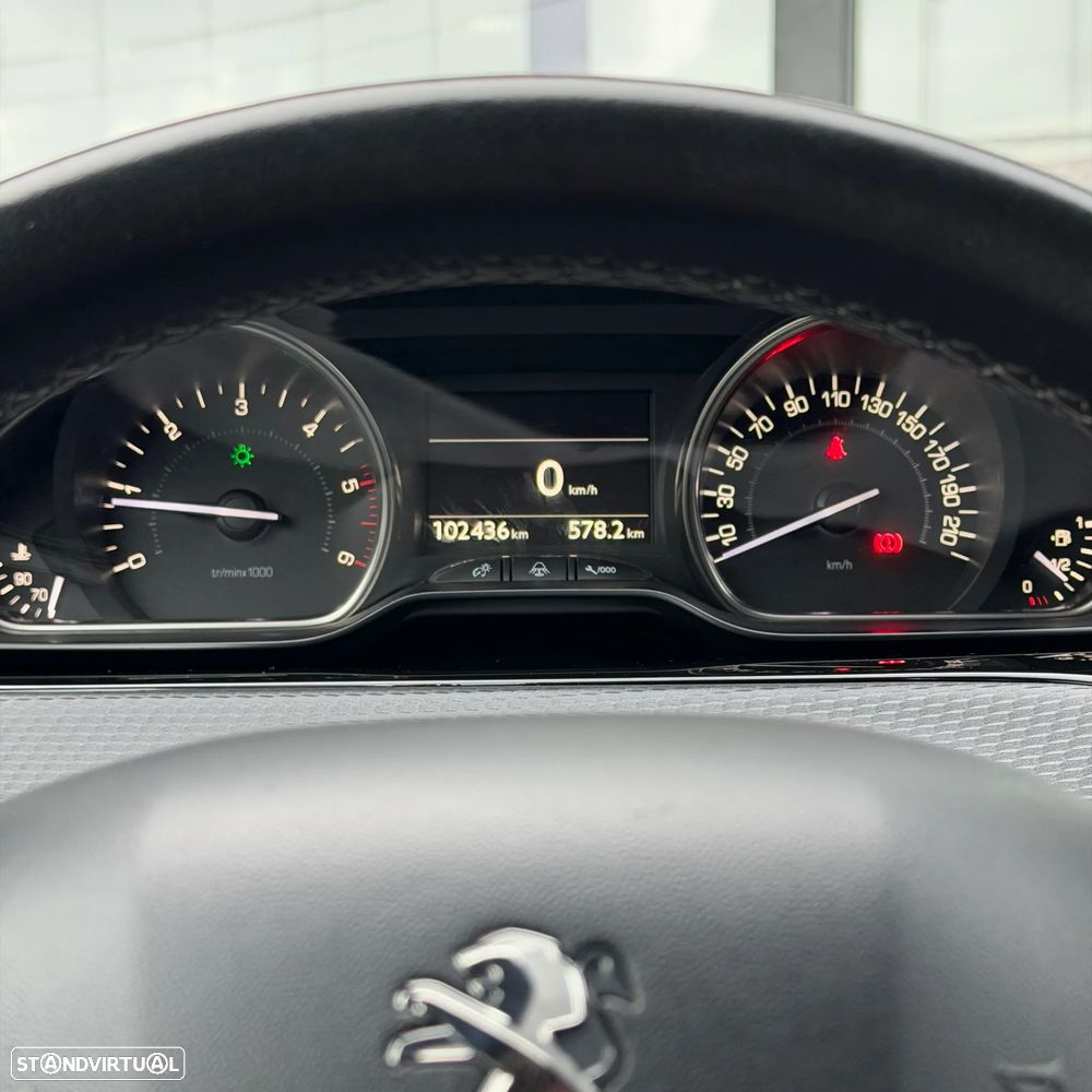 Peugeot 2008 1.6 BlueHDi Allure - 18