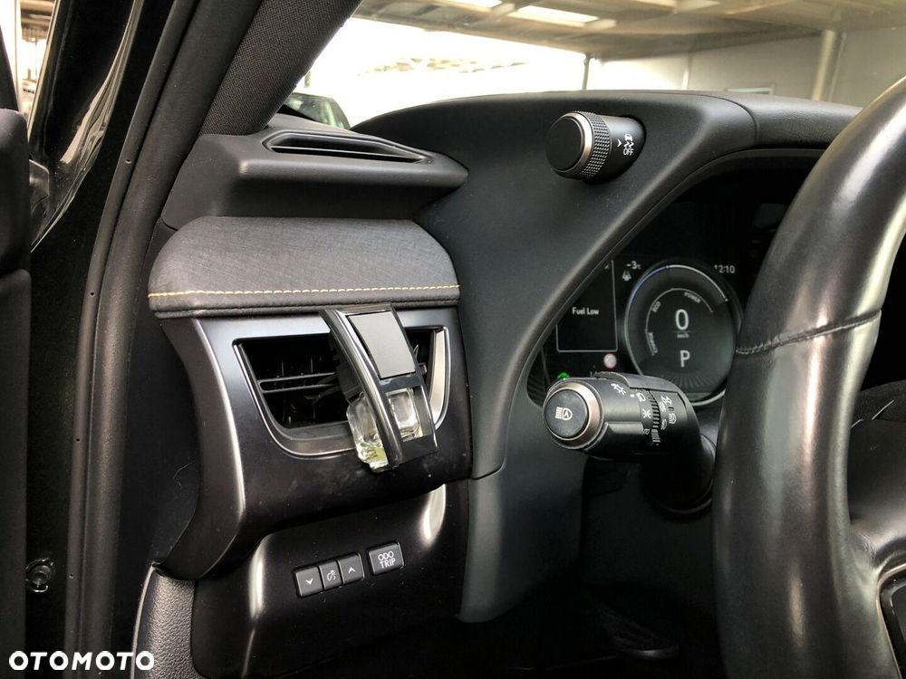 Lexus UX 250h GPF F Sport Design 2WD - 37