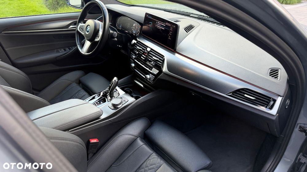 BMW Seria 5 530e xDrive - 10