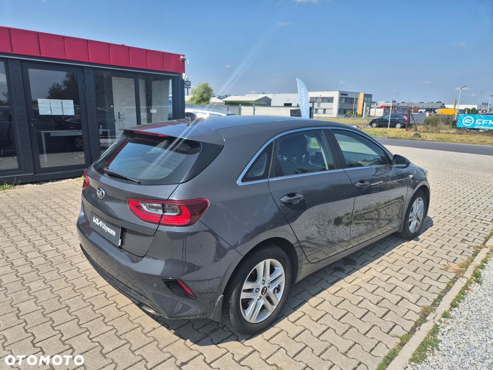 Kia Ceed 1.5 T-GDI M - 10