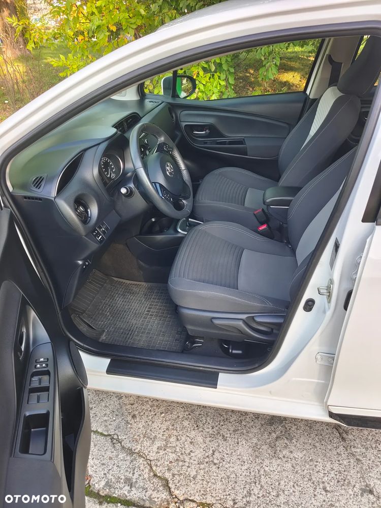 Toyota Yaris 1.5 Premium CVT - 35