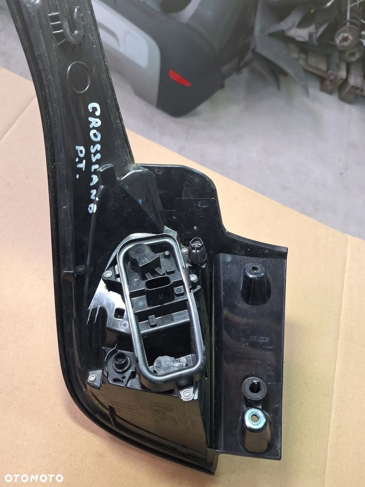 OPEL CROSSLAND lift  21R lampa prawa lewa  tył w błotnik - 2