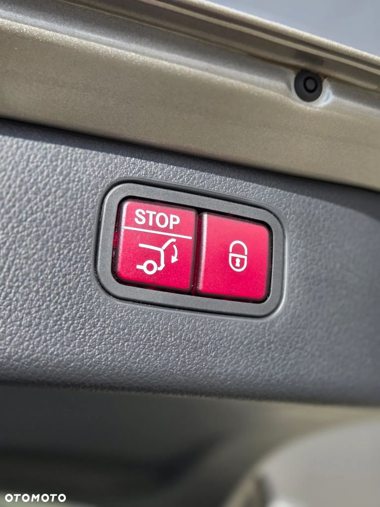 Mercedes-Benz Klasa C 220 d mHEV AMG - 27