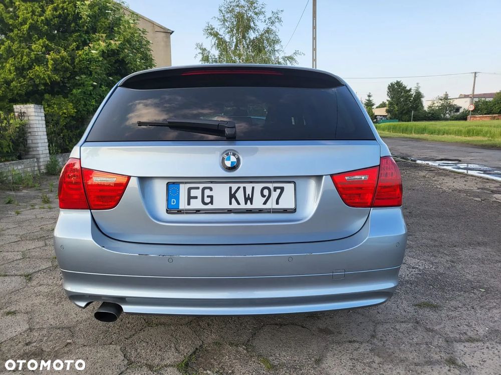 BMW Seria 3 318d - 5