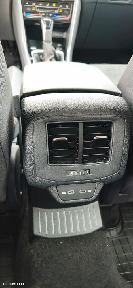 Volkswagen T-Roc - 23