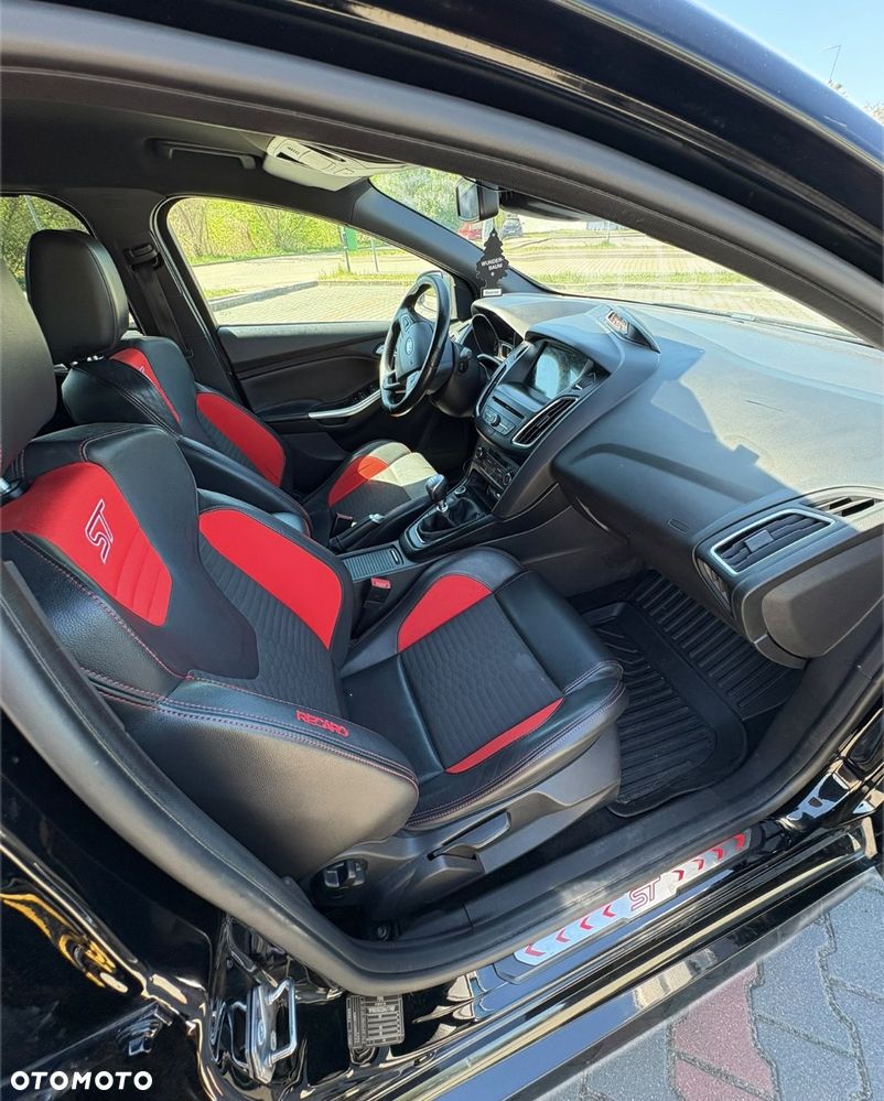 Ford Focus 2.0 EcoBoost ST-2 - 6