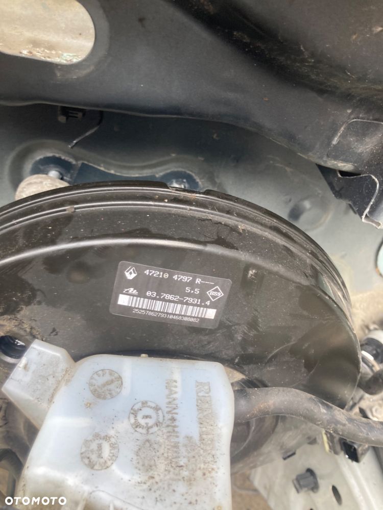 DACIA DUSTER 2 II SERWO SERVO HAMULCOWE HAMULCA 472104797R --B   Wwa - 2