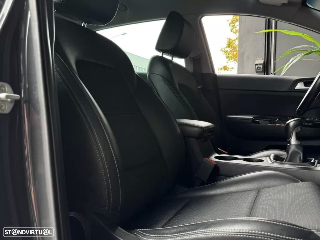 Kia Sportage 1.6 GDI ISG Urban - 24