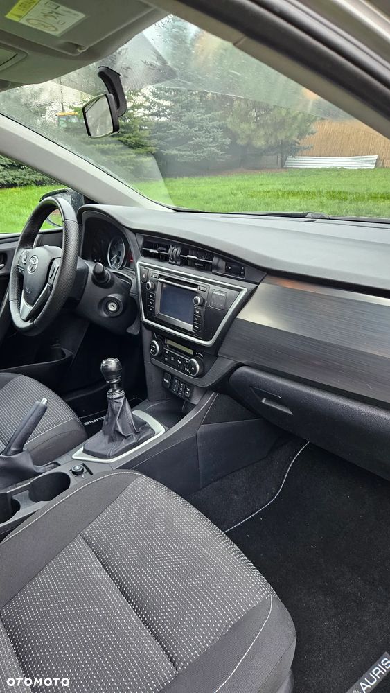 Toyota Auris 1.6 Premium Comfort - 23
