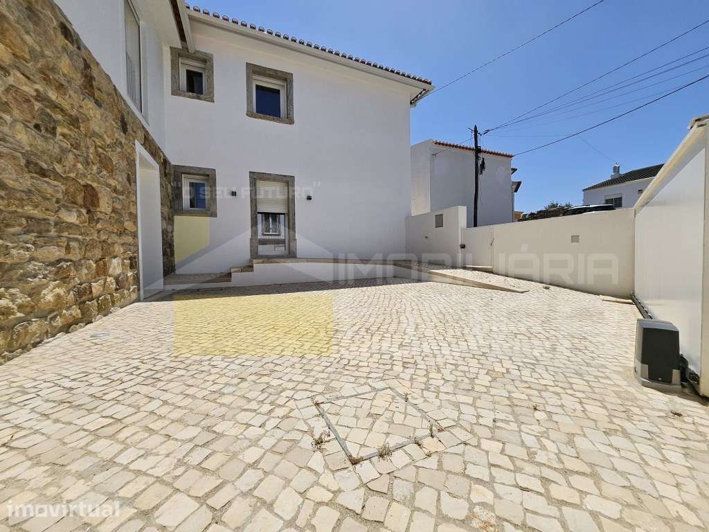 OFERECEMOS a escritura
Moradia T3 no Zambujal - Longo da Vila - Mafra - Grande imagem: 3/43