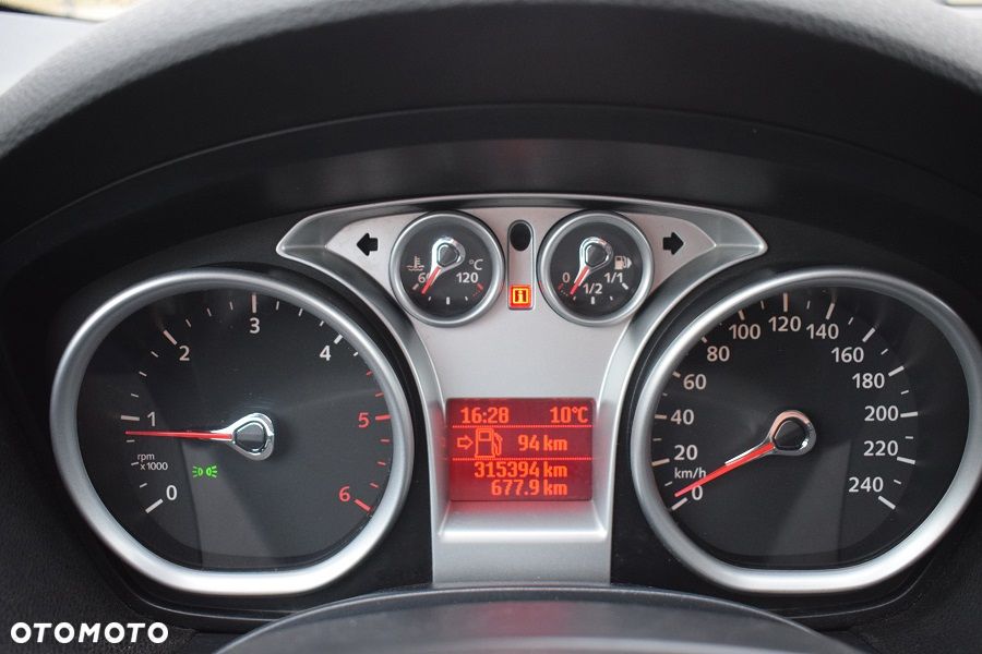 Ford Kuga 2.0 TDCi 2x4 Titanium - 16
