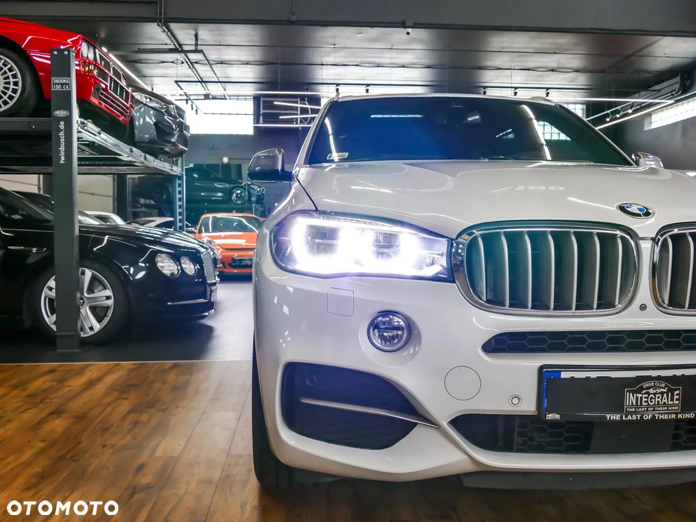 BMW X5 M M50d Sport-Aut - 32