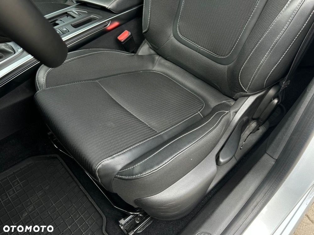 Renault Megane 1.5 Blue dCi Techno EDC - 13