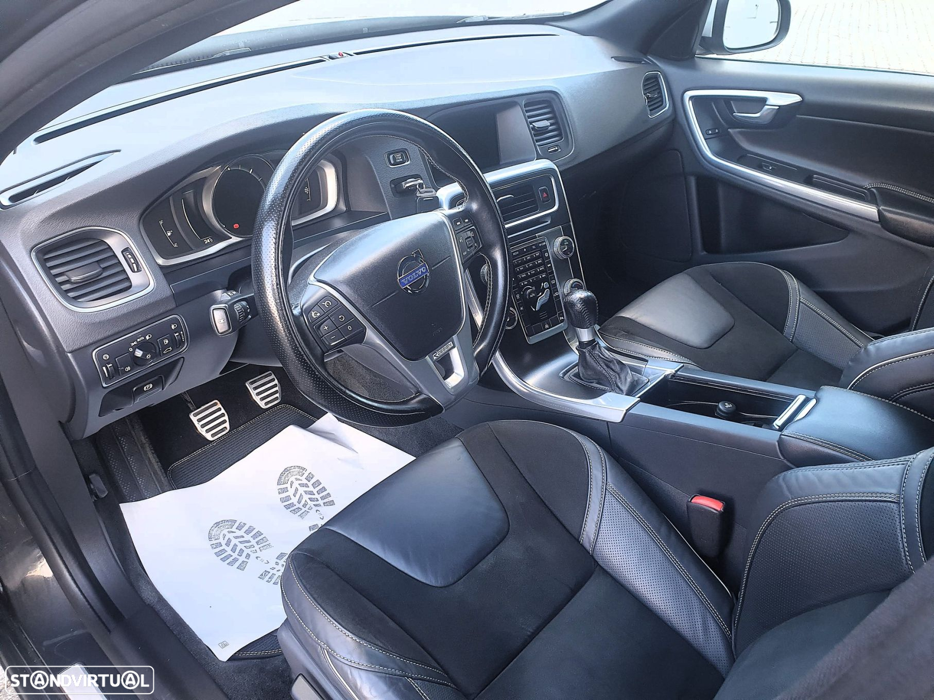 Volvo V60 1.6 D2 R-Design Momentum - 10