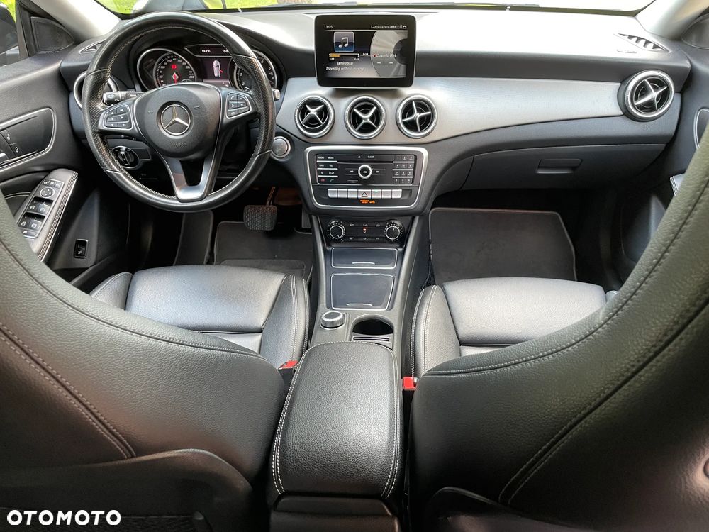 Mercedes-Benz CLA 200 7G-DCT UrbanStyle Edition - 5