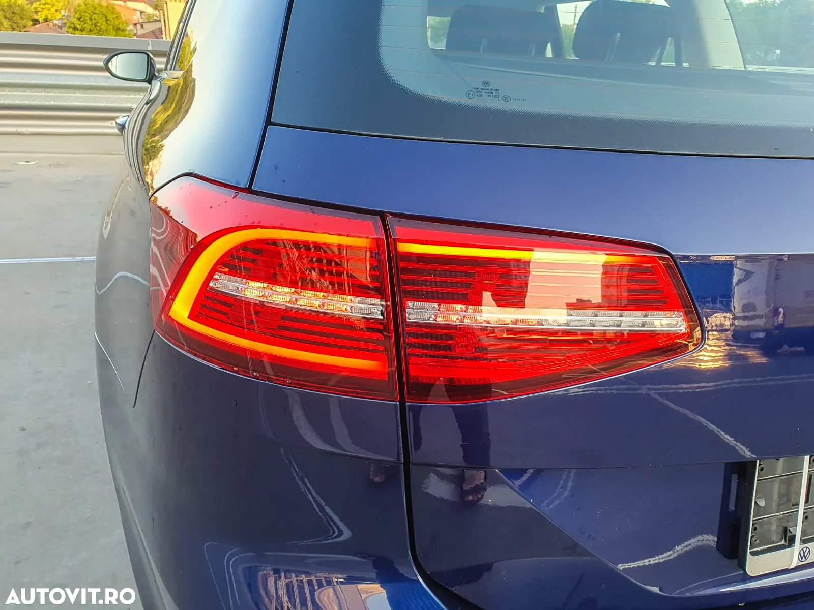 Volkswagen Passat - 4
