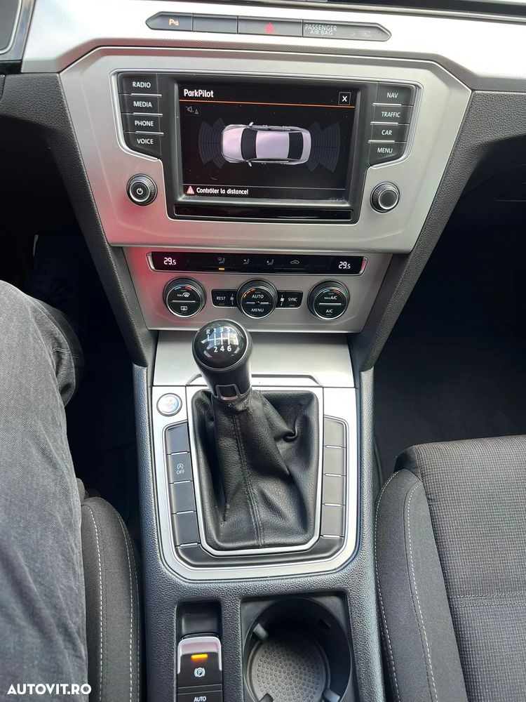 Volkswagen Passat - 10
