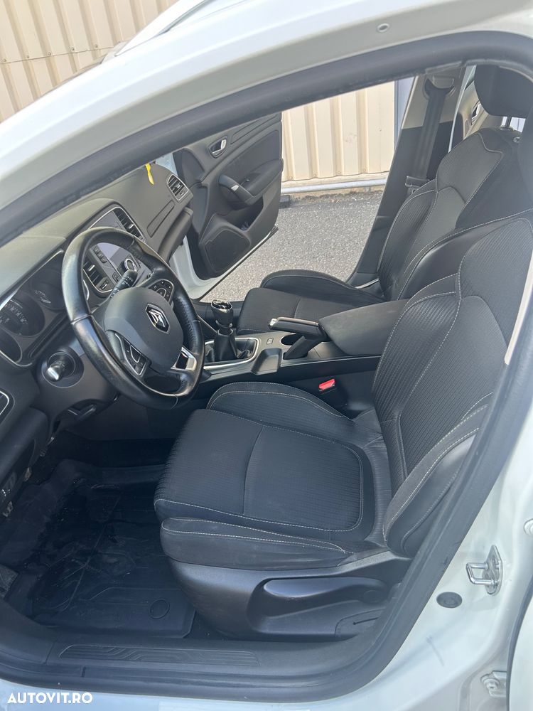 Renault Megane 1.5 dCi Dynamique - 8