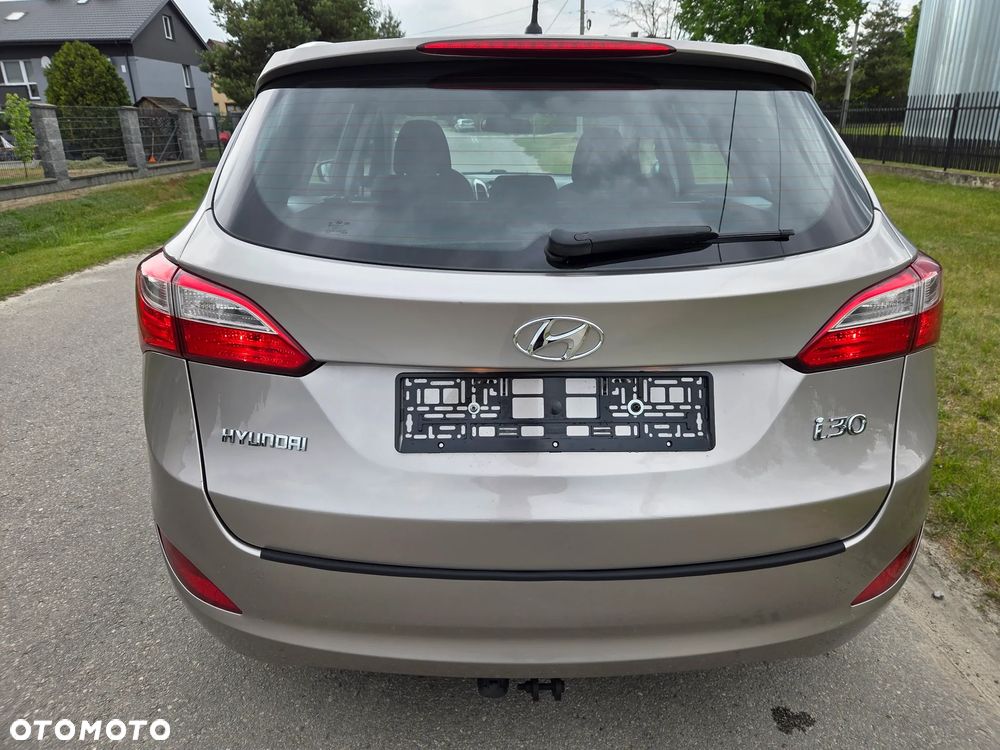 Hyundai i30 blue 1.6 CRDi Trend - 12