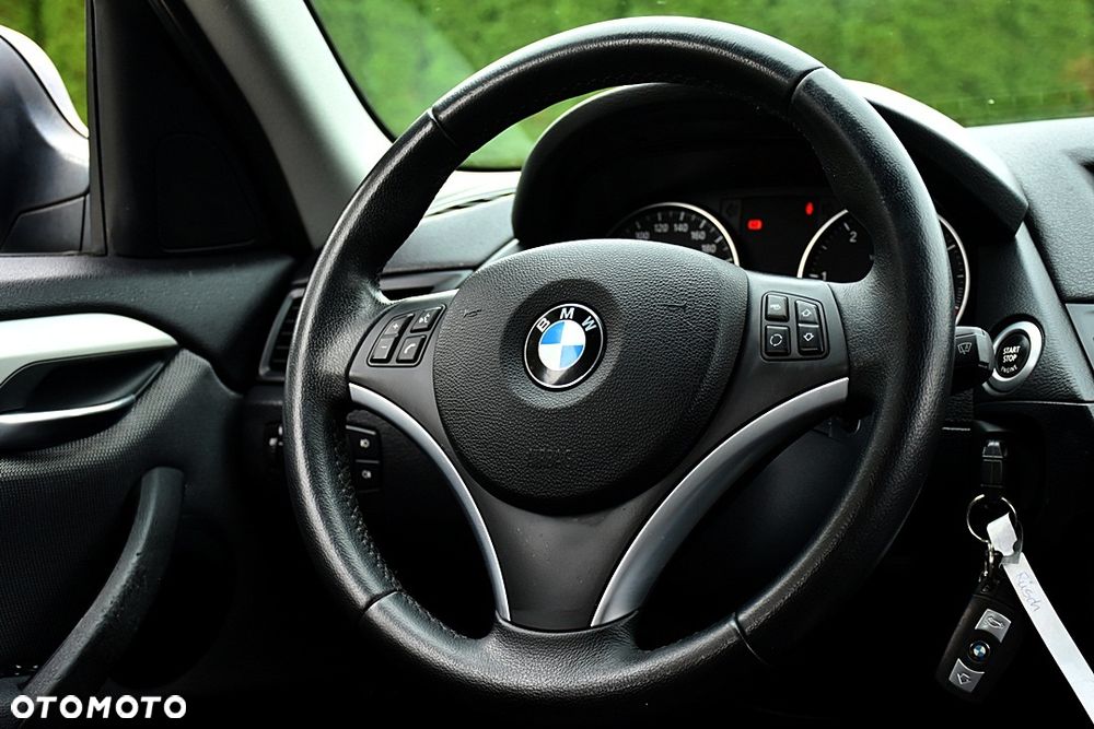 BMW X1 sDrive18d xLine - 19