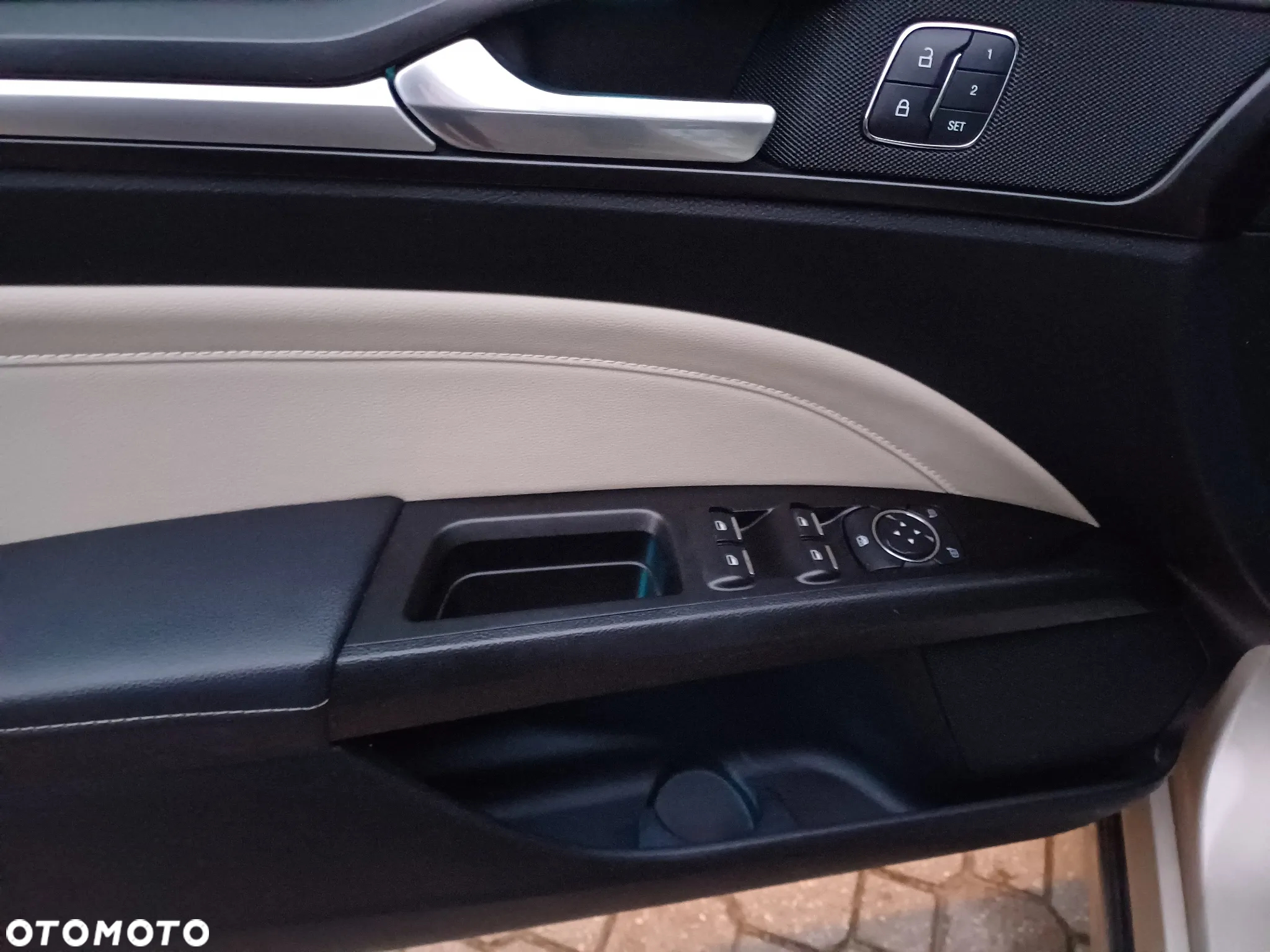 Ford Fusion 2.0 EcoBoost Titanium - 28