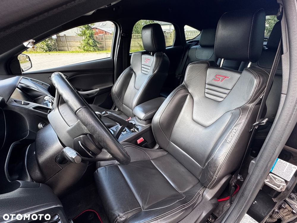Ford Focus 2.0 EcoBoost ST-2 - 13