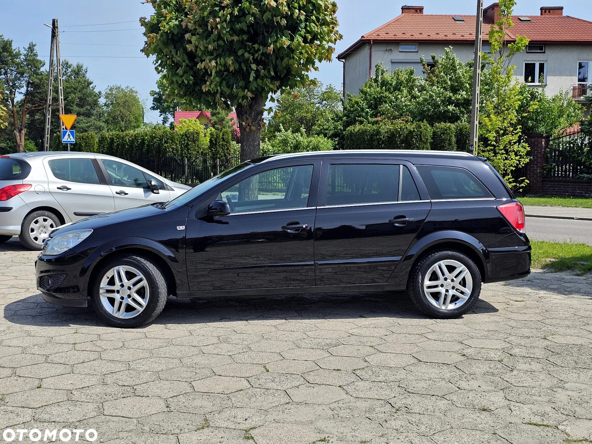 Opel Astra 1.6 Caravan NAVI - 19