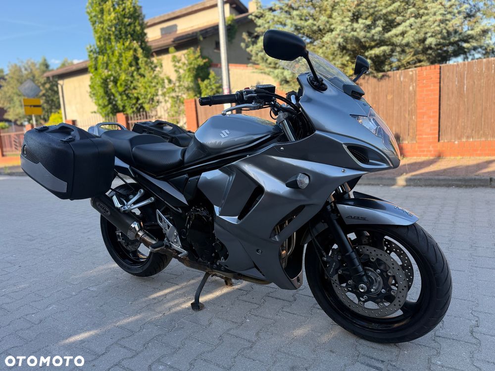 Suzuki GSX - 3
