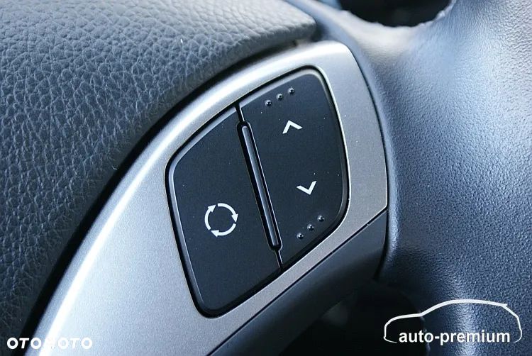 Hyundai i30 1.6 CRDI Fifa World Cup Edition - 11