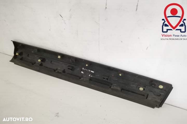 Bandou Ornament Usa Stanga Fata Original In Stare Buna Jaguar  F-Pace - 6