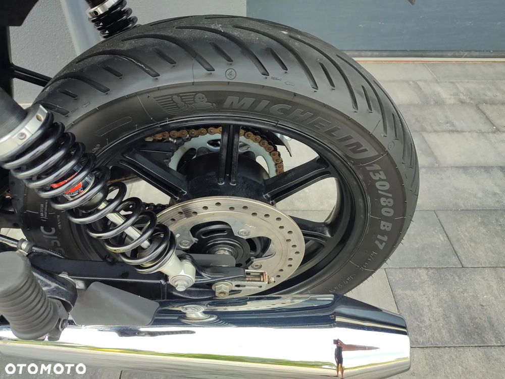 Triumph Bonneville - 14
