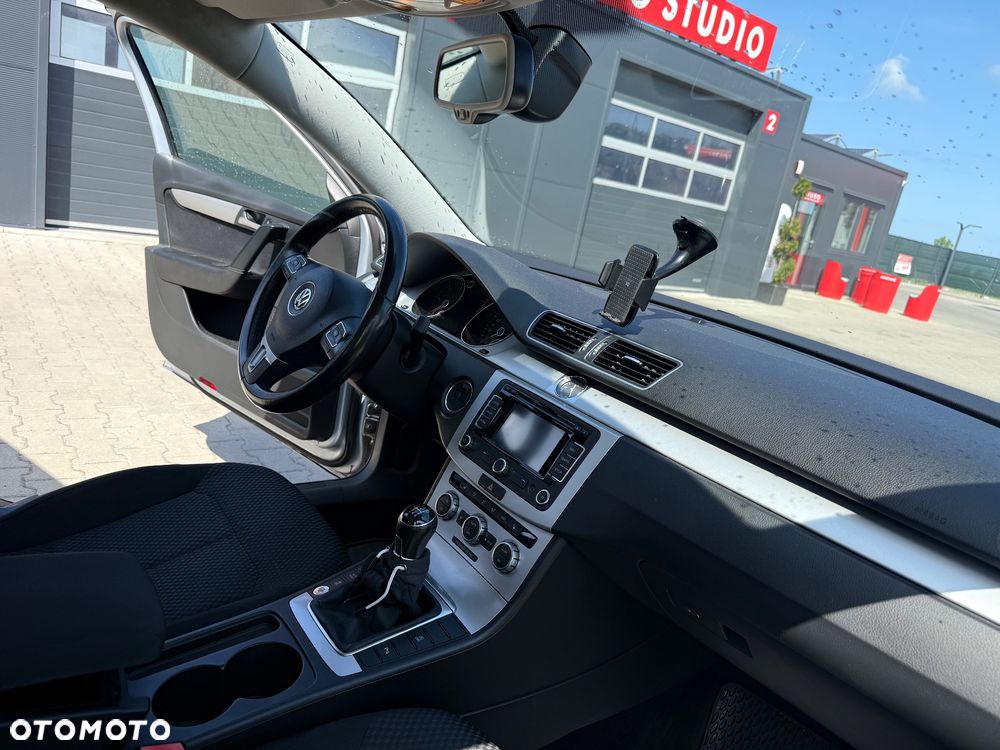 Volkswagen Passat 1.6 TDI Comfortline - 35