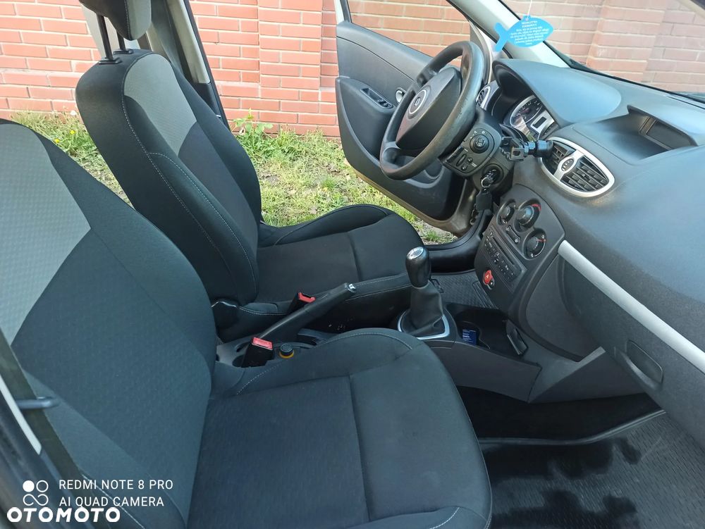 Renault Clio - 6