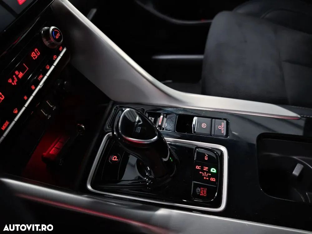 Mitsubishi Eclipse-Cross Plug-In Hybrid 4WD Basis - 9