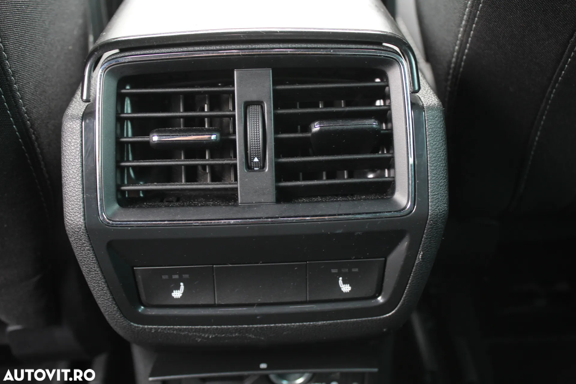 Skoda Karoq 2.0 TDI SCR 4x4 DSG Ambition - 18
